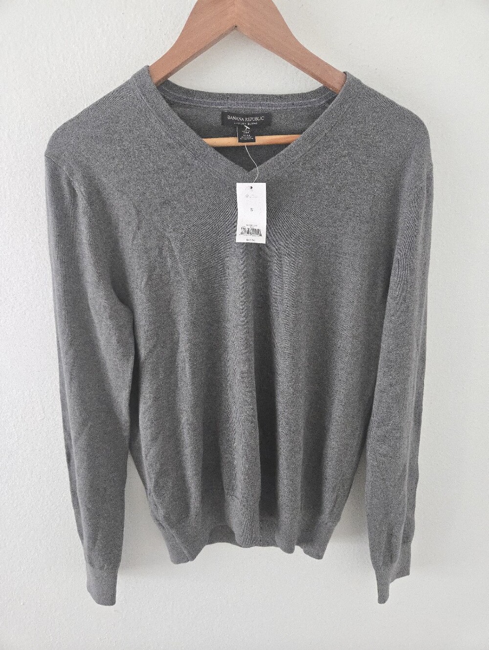Banana Republic Sweater Mens Small Silk Cashmere Luxury Blend V Neck